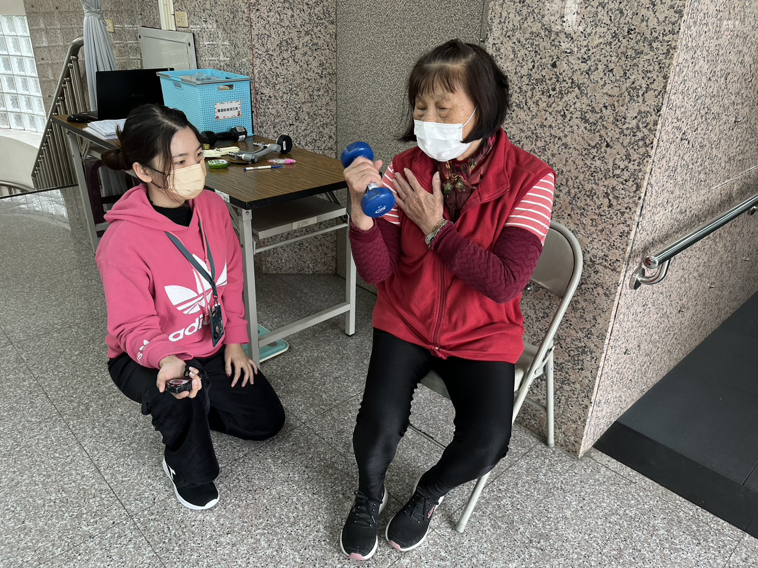 114年3月10日運動照服員協助民眾體能檢測 相本