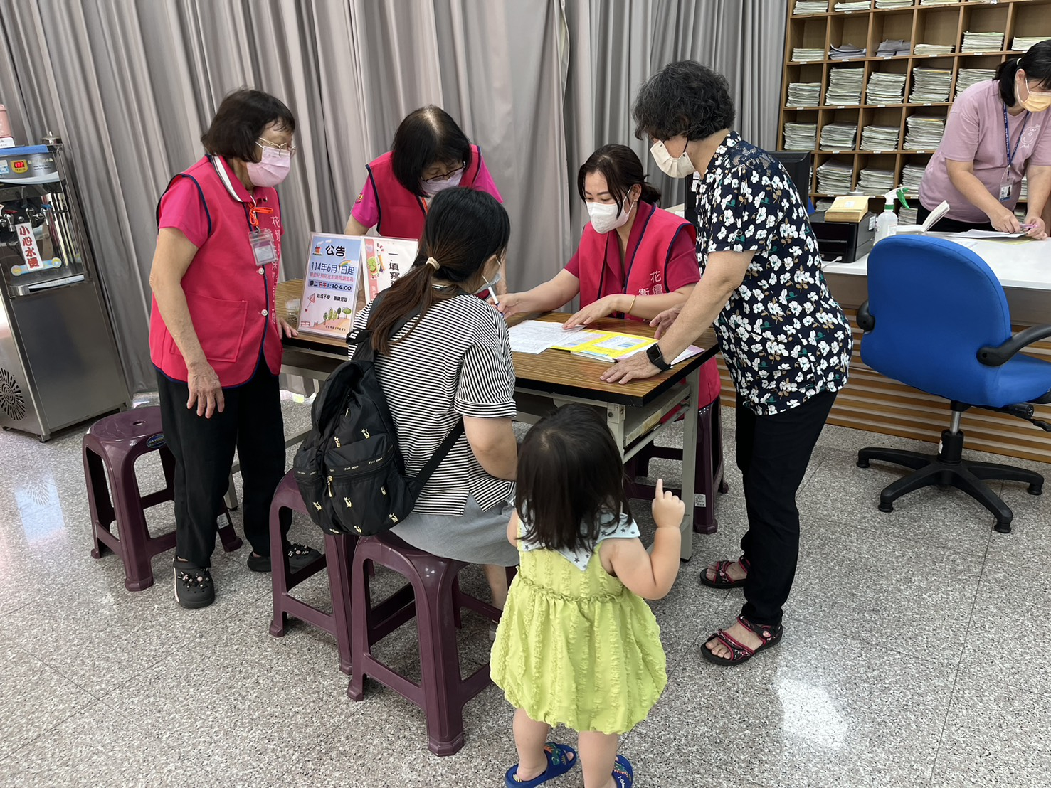 114年6月提供外配翻譯員向民眾說明衛生所提供之服務 相本