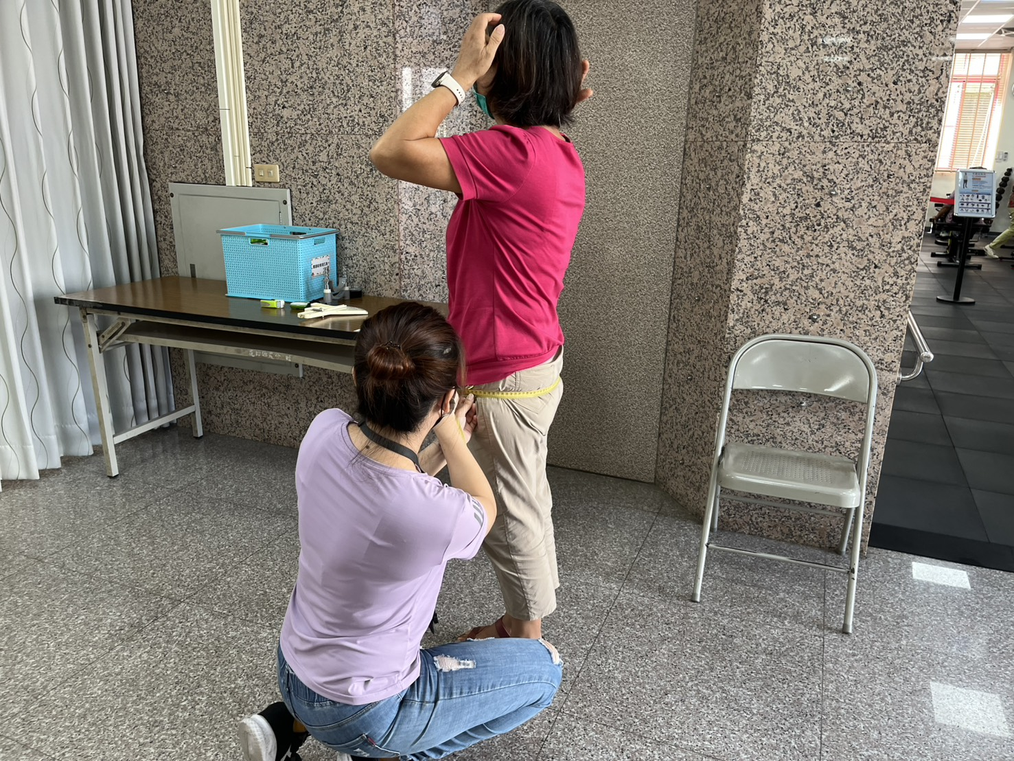 114年8月6日照服員協助民眾體能檢測 相本